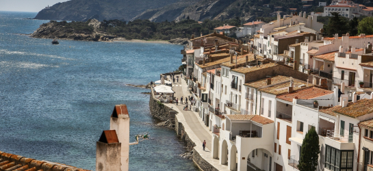 cadaques_catalonia_coast_spain_JoaquinAranoaPixabay